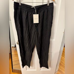 Everlane Tapered Pant in Butterlite black XL
